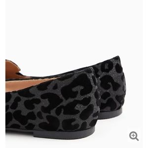 NWT Torrid Velvet Bow Leopard Flats Size 10